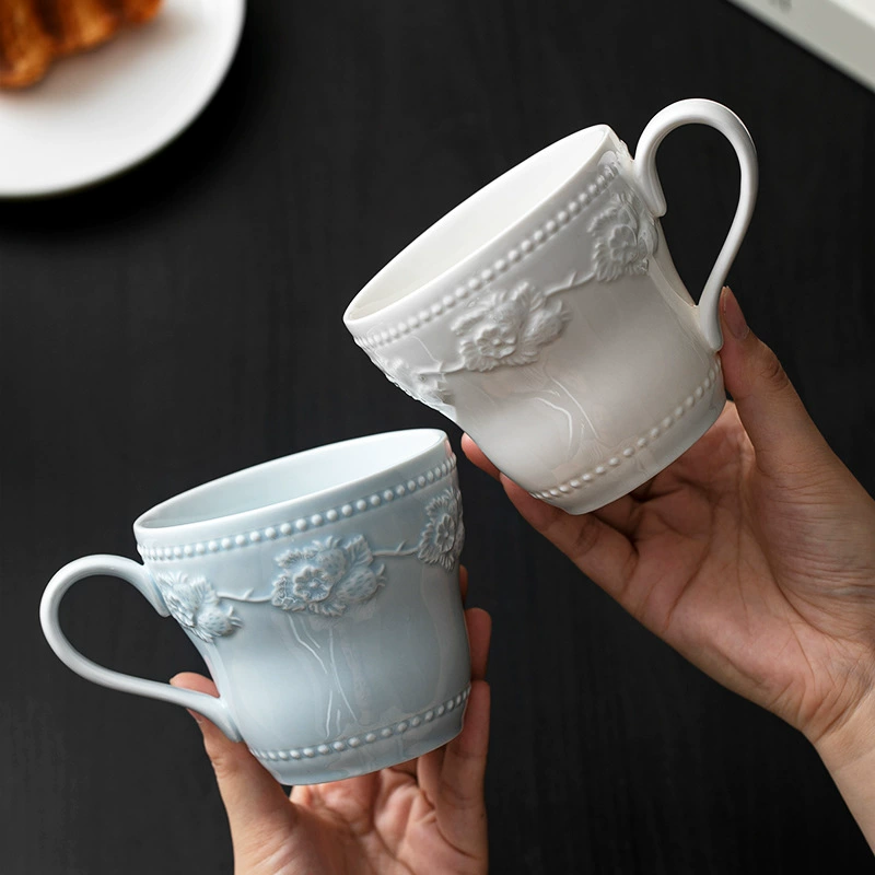 Ceramic Retro Relief Coffee Cup, 300–400 ml, Strawberry Embossed Design