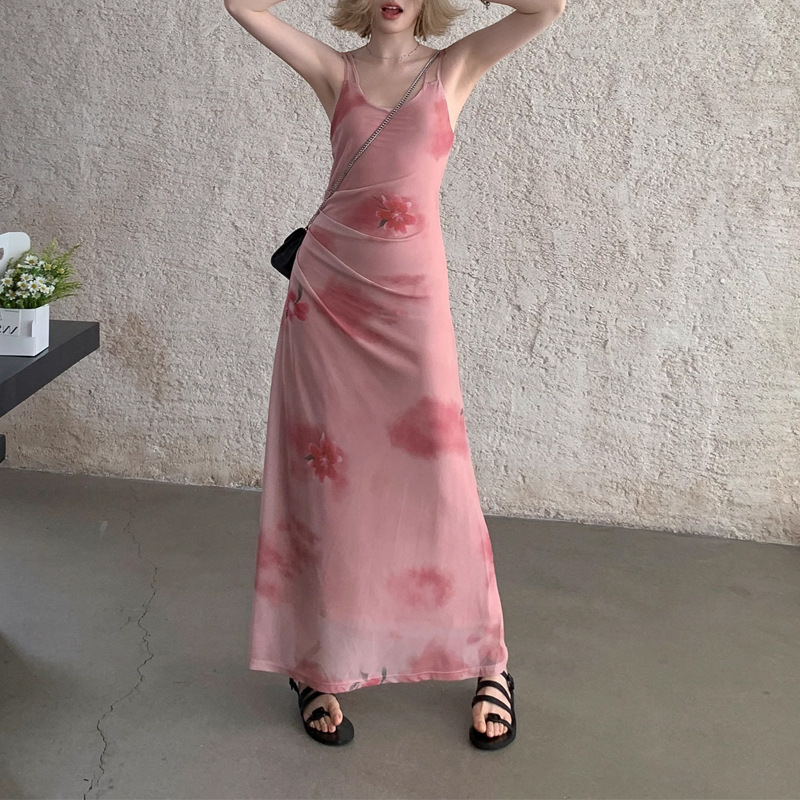 茶歇法式玫瑰晕染粉色网纱吊带连衣裙女夏季修身气质高级感长裙子