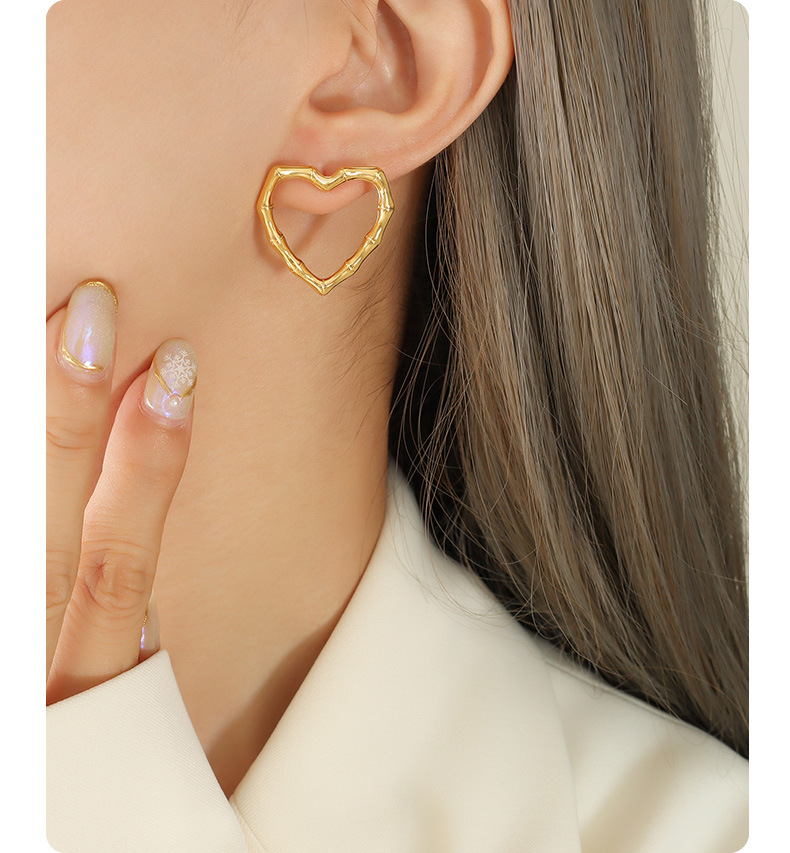 Elegant Heart Shape Titanium Steel Plating Ear Studs 1 Pair