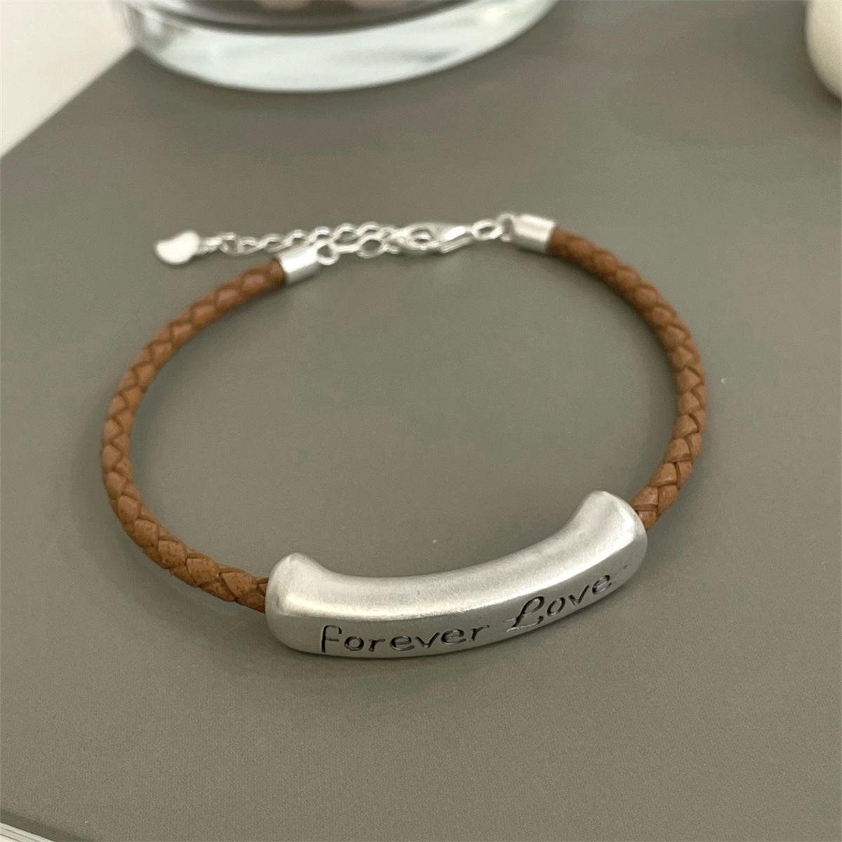 갈색 밧줄 팔찌