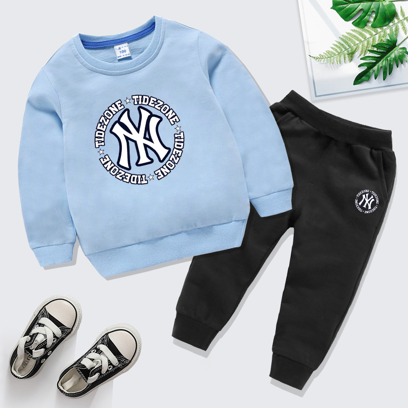 浅兰色上黑下NY卫衣套装