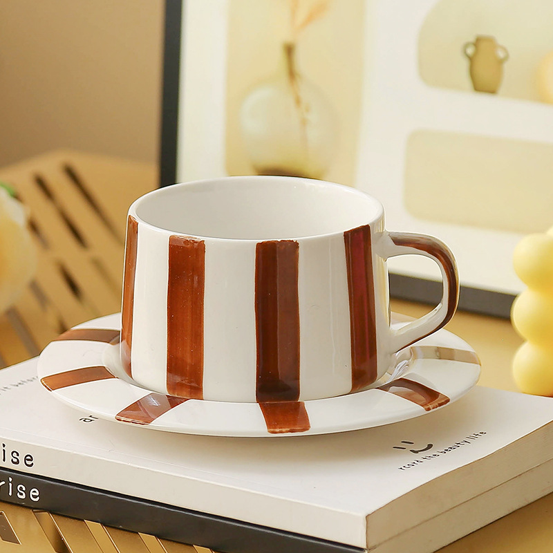 Taza de café de cerámica a rayas pintadas a mano transfronterizas, taza de café de alto valor de esmalte, taza de marca de color simple, taza de té de la tarde
