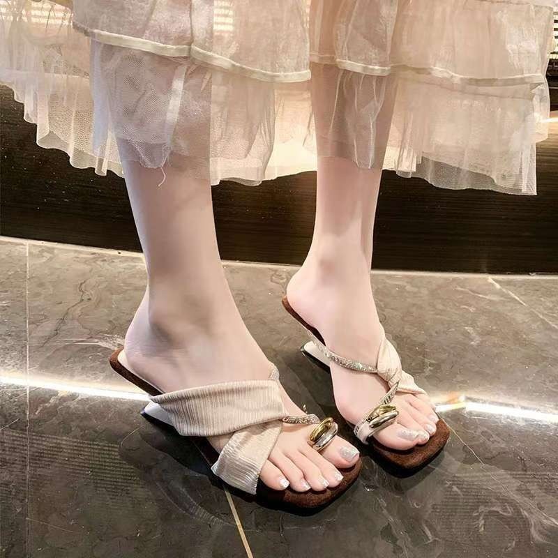 Zapatillas francesas de belleza para mujeres 2026 nuevo verano con falda zapatillas de tacón alto nicho de diseño sensación de zapatillas de diamante image 4