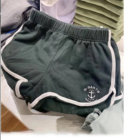 진한 녹색 앵커