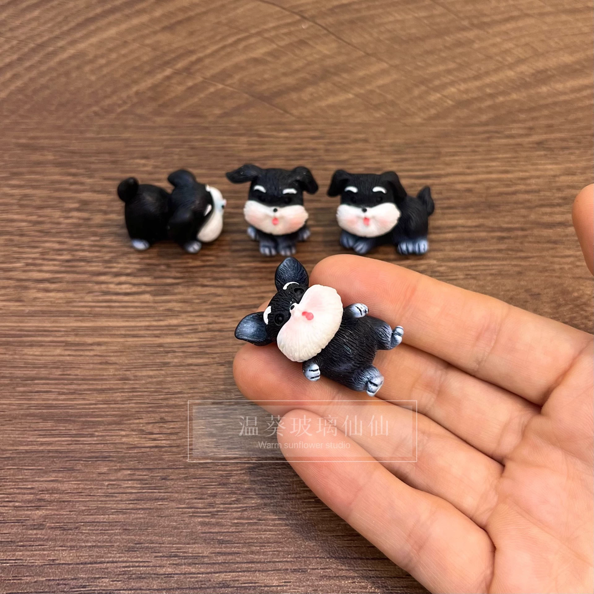 [Новый продукт] Автомобильные украшения Мини-шнауцер Милая собака Центральная консоль Товары для демонстрации товаров Декоративные принадлежности