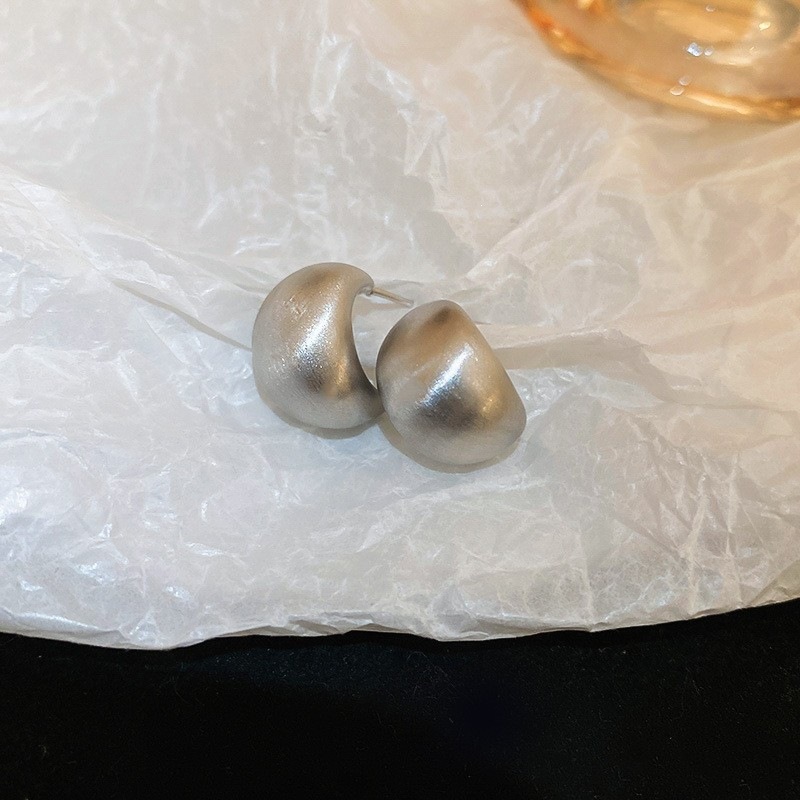Nicho de diseño de plata amor geometría bola aguja de plata pendientes transfronterizos venta caliente minimalista viento frío fábrica de alto nivel image 11