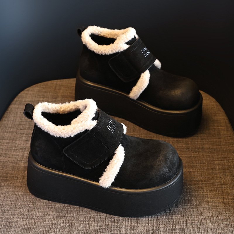 Giày boot nữ cổ cao tăng chiều cao đế dày lót nhung giữ ấm mùa đông — Màu đen