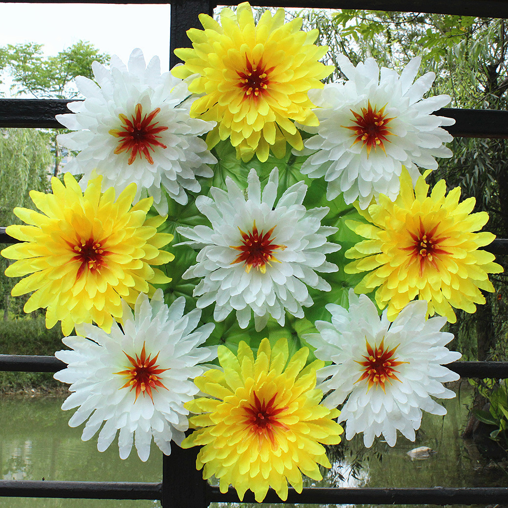 Cheap chrysanthemum wreaths for visiting graves