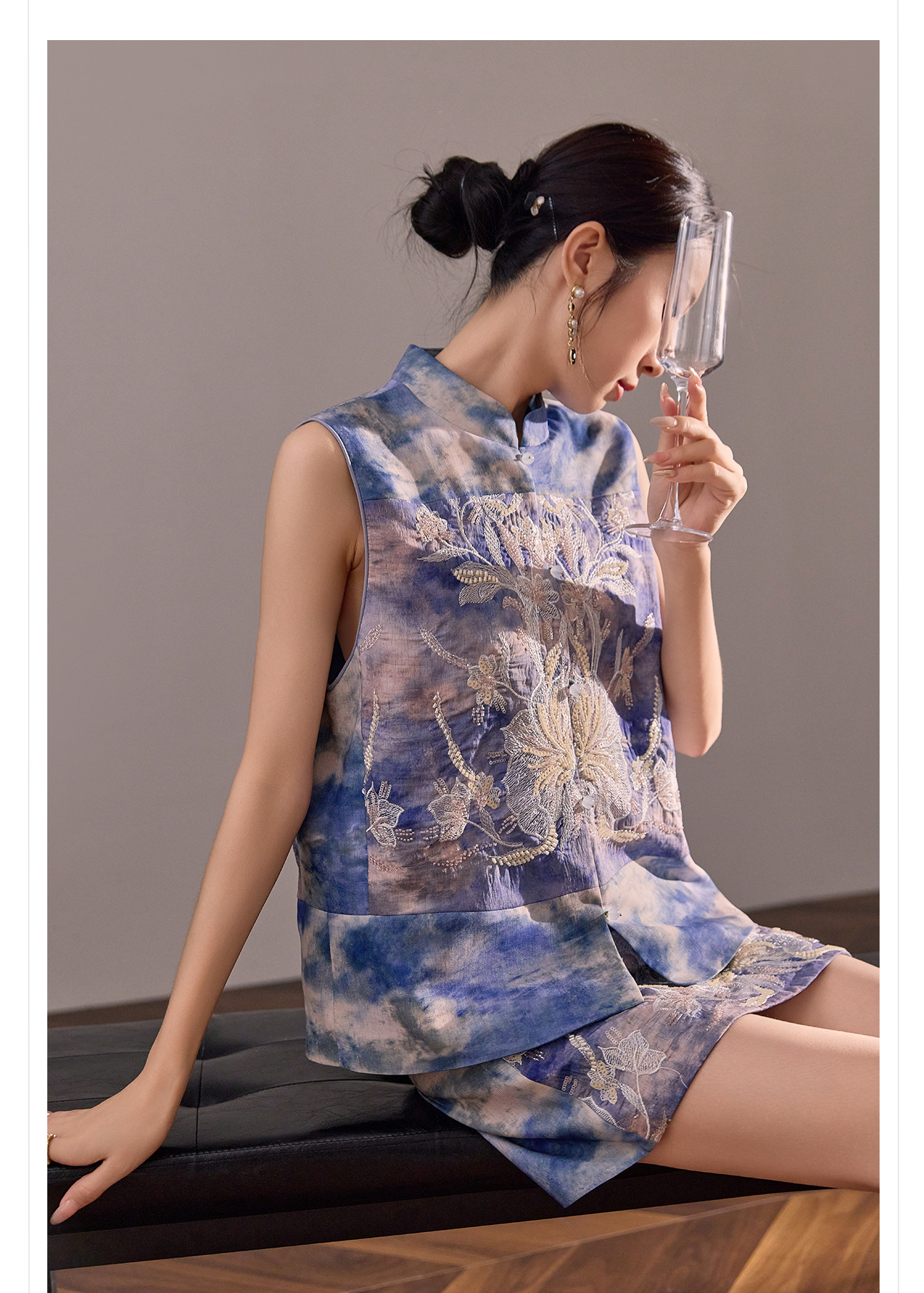Bộ vest chân váy cổ đứng thêu họa tiết nặng cao cấp mùa hè ZX N6005 — áo vest màu vàng, váy màu vàng, váy xanh chi tiết 5
