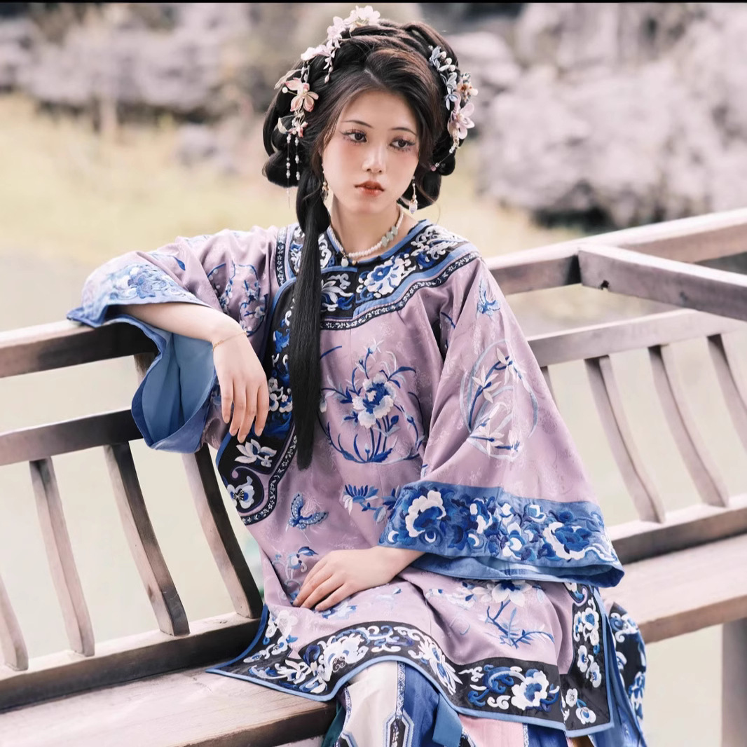 清汉女晋商少奶奶摄影服圆领印花上衣马面裙清朝服装格格旗装紫色
