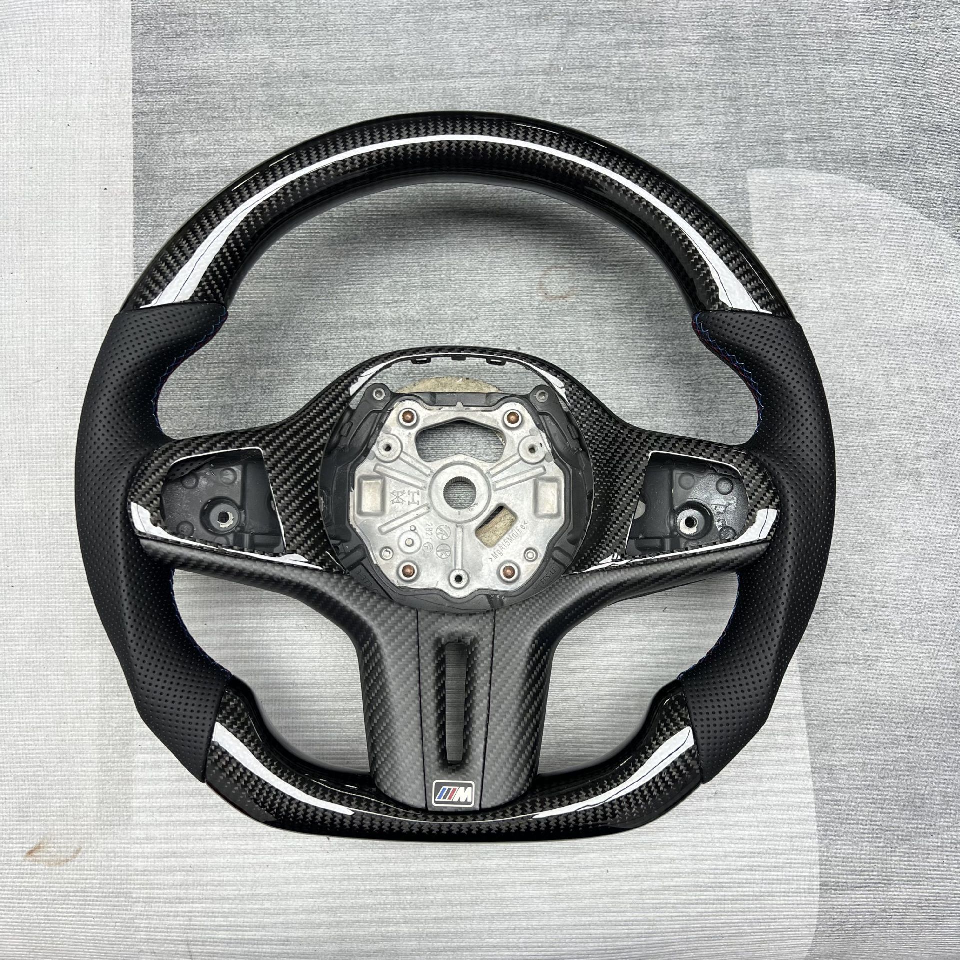 Suitable for Bmw Carbon Fiber Steering Wheel Processing and Customization, G38/G Chassis/Steering Wheel Full Series Upgrade Modification