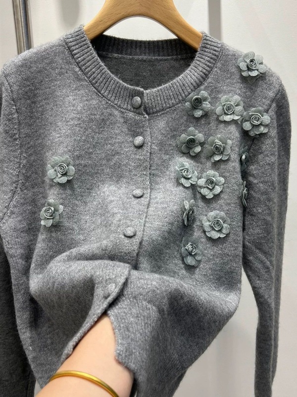 小香风立体花朵长袖针织开衫毛衣外套女2025年秋装独特别致上衣潮|undefined