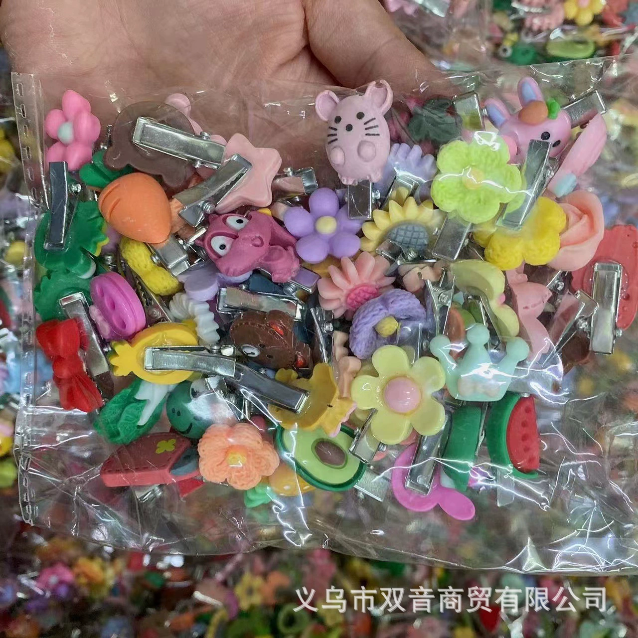 Комплект детских милых мультяшных заколок для волос, assorted дизайны, безопасно для косичек (0.014 кг)