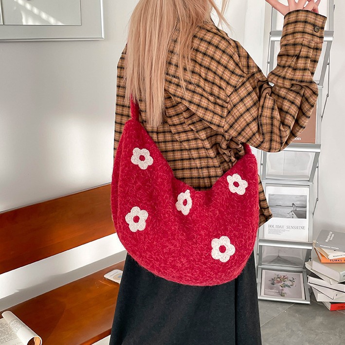 Stuffed Flower Embroidered Shoulder Bag Autumn and Winter Sweet Niche Plush Bag Literary Forest Tote Bag Korean Style Tote Bag