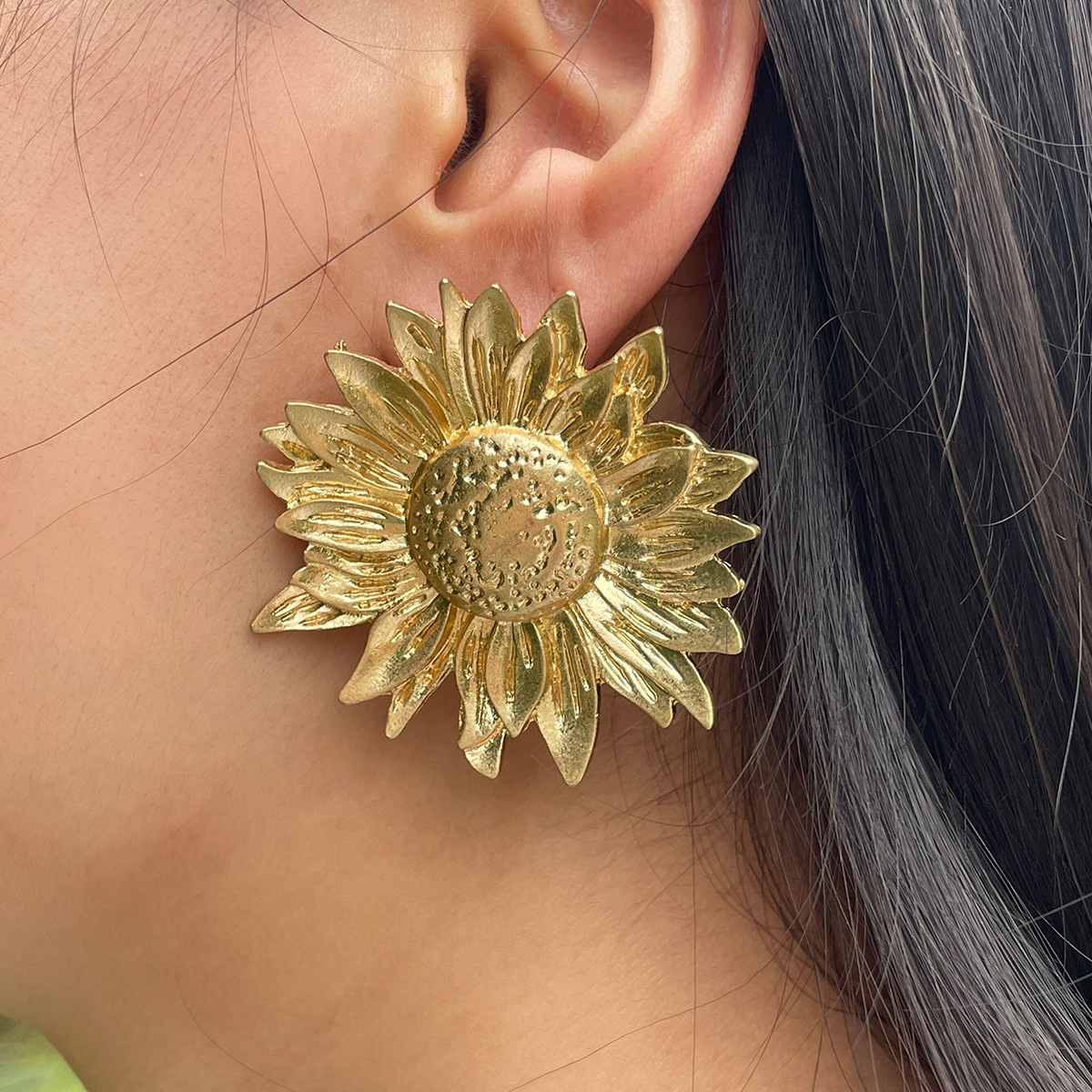 10g Weight 0.03µm Gold Plating Thickness Electroplated Gold Plating Process Women's Retro Exaggerated Fashion Flowers Alloy Earrings Plating No Inlaid Drop Earrings