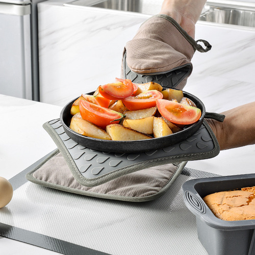 Cross-border new waterdrop microwave oven heat-insulating glove set Kitchen baking thick cotton oven silicone gloves