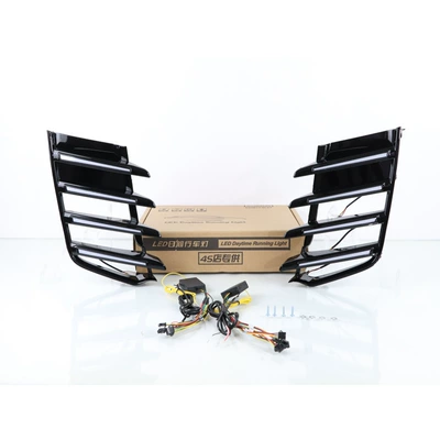 Suitable for Toyota 22 Landkuloze LC300 day running lights land Patrol LED flowing water steering front grille fog lights
