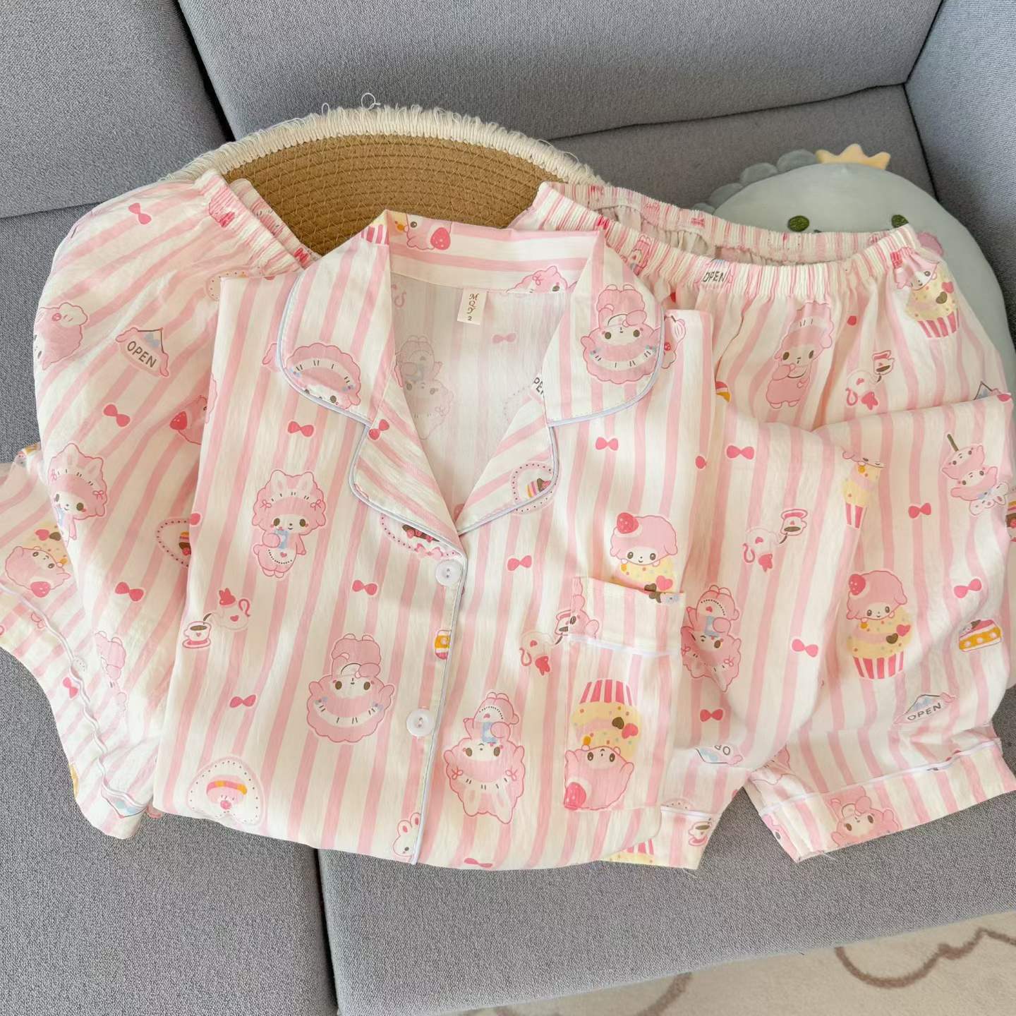 Nube de algodón de tres piezas nuevo pijama de mujer adorable con solapa de manga corta pantalones cortos pantalones largos set de ropa para el hogar