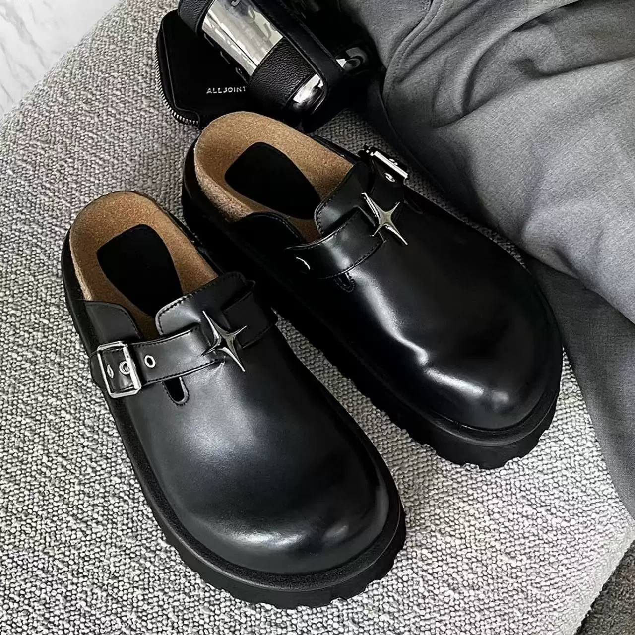 Новый летний 2025 год носить обувь Birkenn с толстой подошвы, чтобы увеличить повседневную кожаную полутолщину для мужчин и женщин