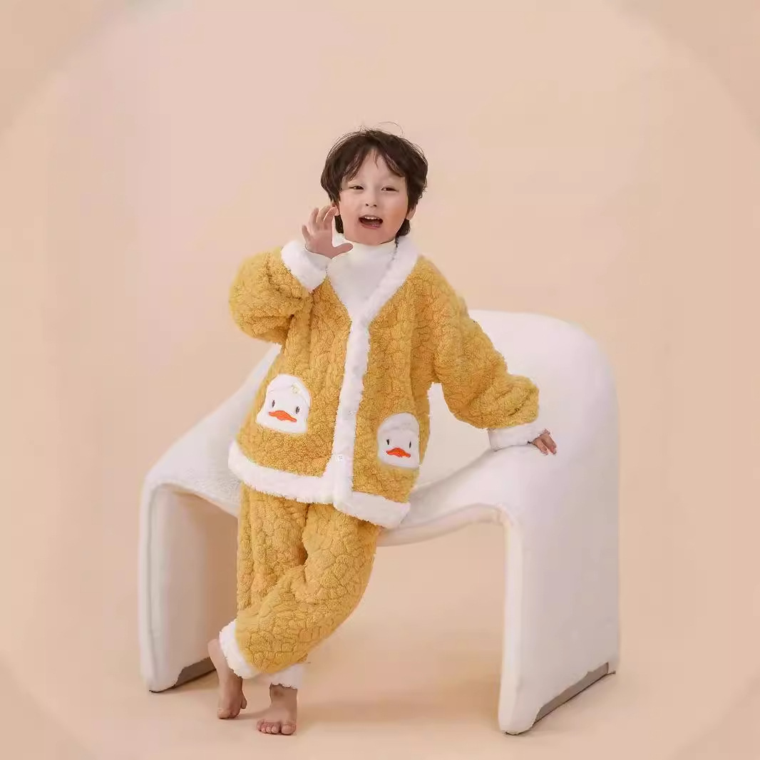 Nuevo estilo de ropa para el hogar para niños cardigan conjunto de pijama del tesoro para mujer nuevo traje de hombre de franela suelta de jacquard suave y ceroso de lana