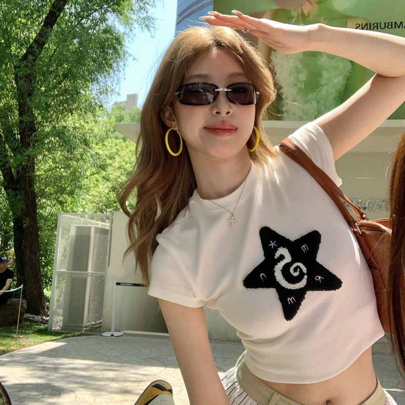 American Star Towel Embroidered Slim Fit Right Shoulder Short-Sleeved T-Shirt Women's Summer Sweet and Spicy Design Casual Short Top Wholesale American Star Towel Embroidered Slim Fit Right Shoulder Short-Sleeved T-Shirt Women's Summer Sweet and Spicy Design Casual Short Top Wholesale