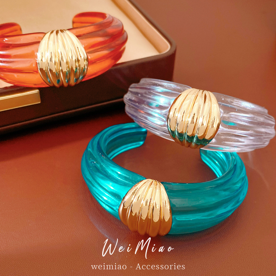Europa y los Estados Unidos transfronterizos viento de resina estriado brazalete de nicho exagerado personalidad pulsera ligera de lujo alta sensación de joyería al por mayor
