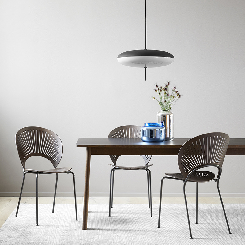 Italian minimalist leisure chair Nordic designer scallop chair ins Internet celebrity shell chair modern minimalist home dining chair