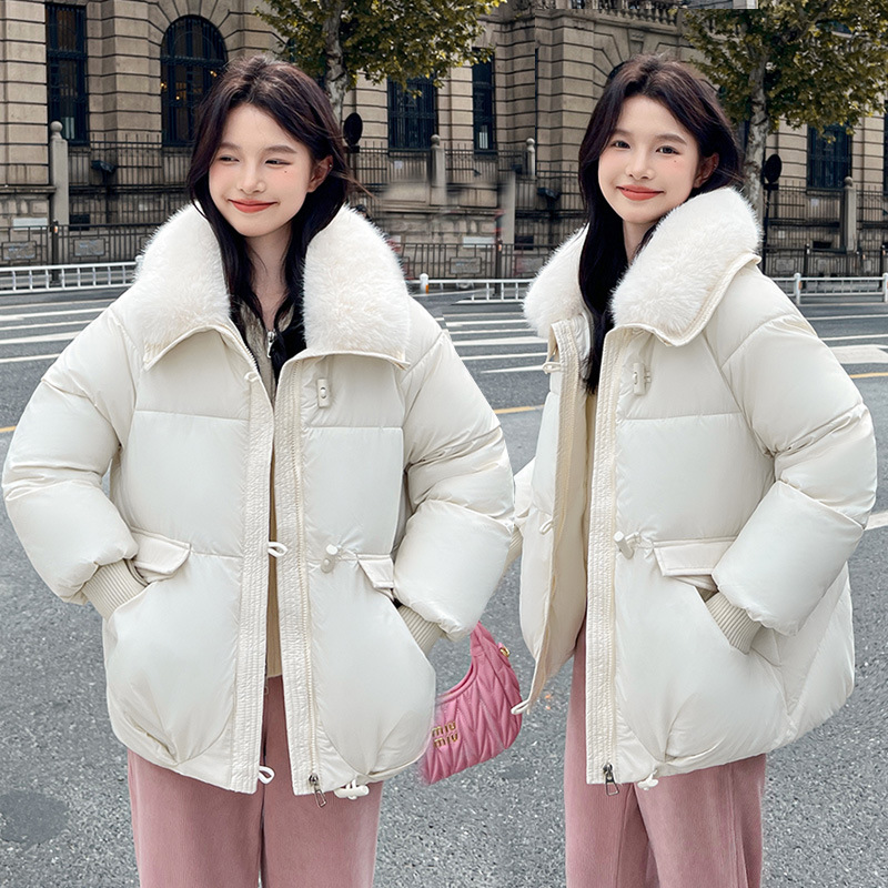 2024 nuevo algodón de pluma gruesa ropa de algodón mujer invierno pequeño abrigo de cuello corto abrigo de lana ropa de pan caliente image 8