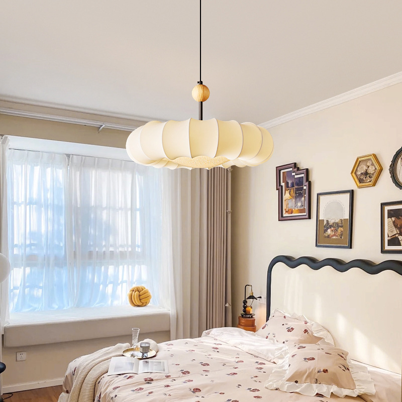 Araña de dormitorio francesa, lámpara de sala de estar de estilo antiguo retro, tela de estilo Nanyang, habitación cálida, lámpara de techo del dormitorio principal