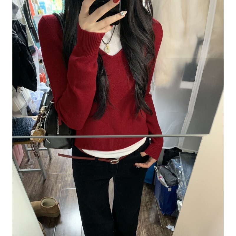 Christmas Red Knitted Sweater for Women, Autumn and Winter 2024 New Style, Super Stylish, Slim-Fit Short V-Neck Base Shirt for Petite Figures Christmas Red Knitted Sweater for Women, Autumn and Winter 2024 New Style, Super Stylish, Slim-Fit Short V-Neck Base Shirt for Petite Figures