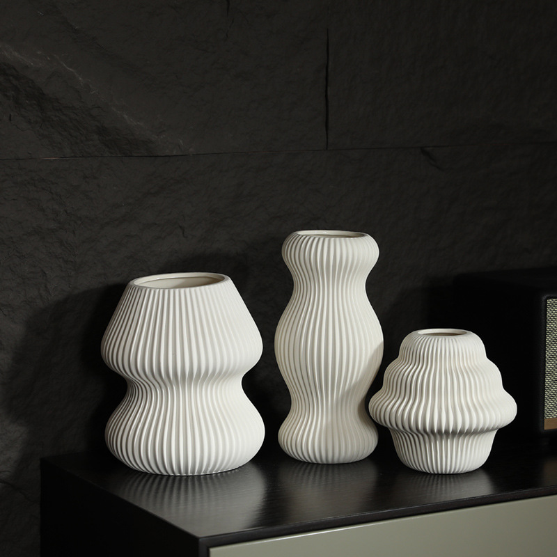 Florero pequeño de cerámica de embrión simple creativo estilo interior nórdico hogar sala de estar decoración de arreglos florales secos adornos de alto valor