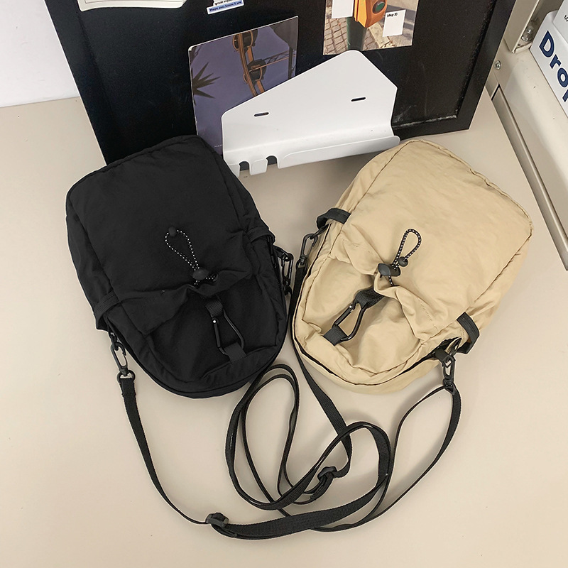 Solid-color nylon fabric bag for women, Spring 2025 new niche waist bag, ins casual pleated phone bag, crossbody bag for women undefined