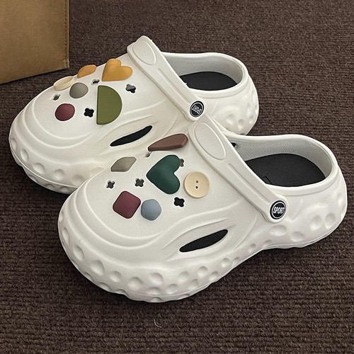 Internet celebrity high-heeled thick-soled clogs for women in summer Korean version of cartoon strawberry bear outer wear Baotou DIY accessories clogs