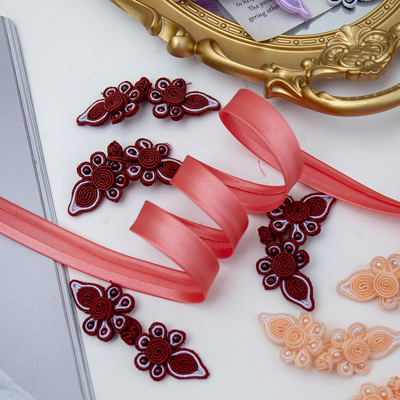 节日花艺国风缎面旗袍包边鲜花花束配饰搭配配件包花材料花店资材