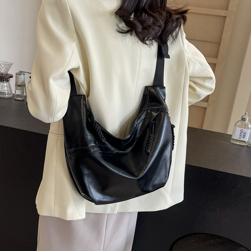 Transfronterizo nuevo estilo 2024 moda de cercanías de gran capacidad bolsa de bola de masa de un solo hombro casual todo-fósforo bolsa diagonal bolsa al por mayor