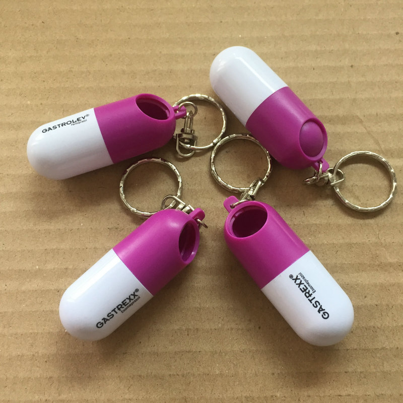 2024年热销款带钥匙扣药丸药盒 药丸形状药盒 带钥匙扣胶囊药盒