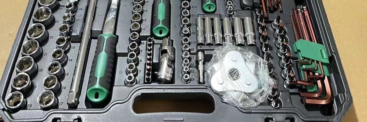 121-Piece Auto Repair Tool Set, Car Maintenance Repair Kit, Socket Set, Wrench Combination, Car Repair Wholesale