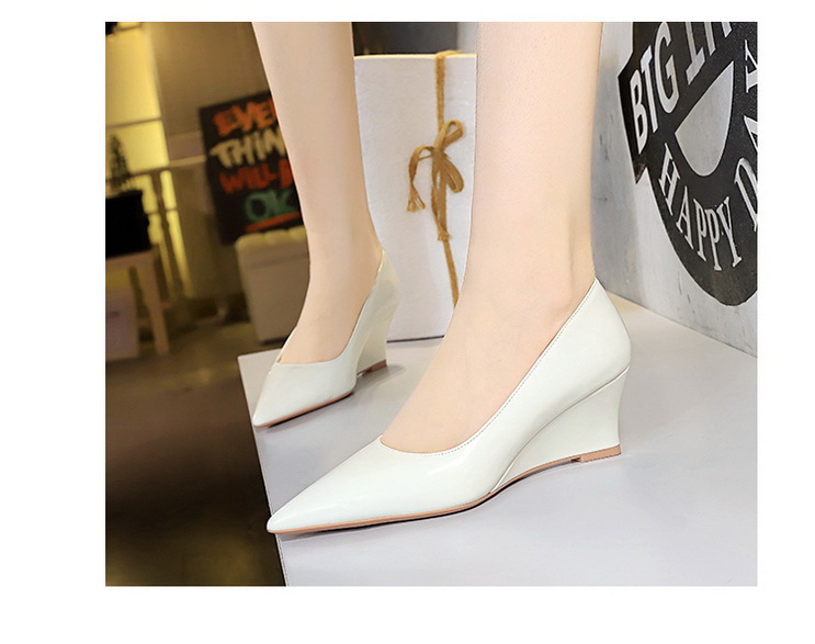Spitze Damen High Heels Aus Lackleder Als Elegante Abendschuhe_voghion.com