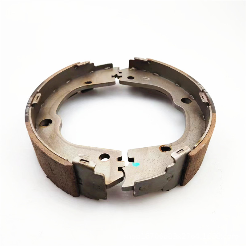 Suitable for SAIC Maxus V80G10 handbrake pad brake pad brake handbrake pad Maxus V80G10 rear wheel handbrake pad