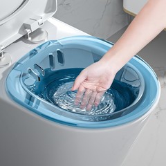 お風呂の女性専用便器のスモークケアお尻の神器を洗います。