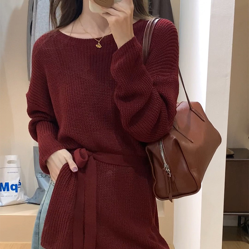 Retro burgundy autumn knitted sweater