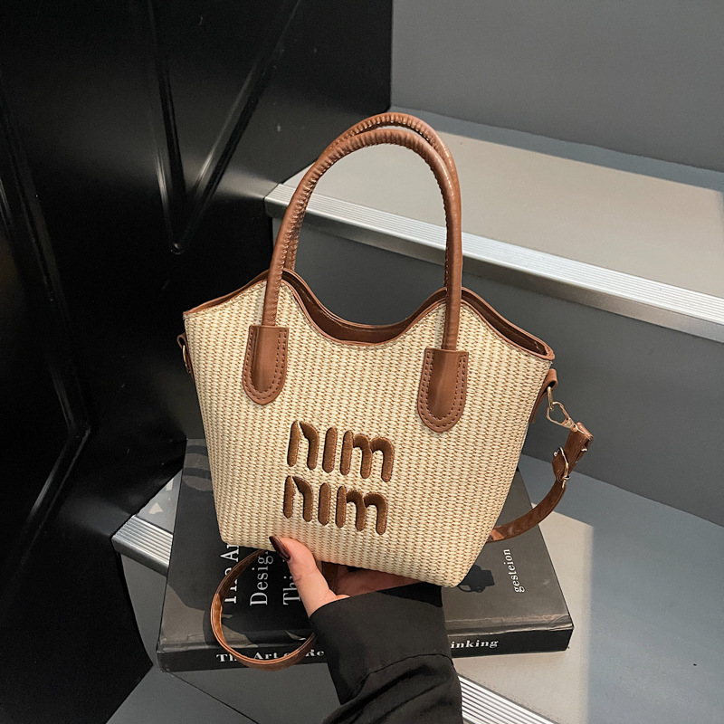 High-End, Stylish, and Fashionable 2026 New Trendy Letter-Printed Travel Crossbody Handbag with a Luxurious Look