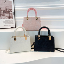 ���l�߼��|������С����Ů��2025���¿���p�݆μ��ͨ��б���