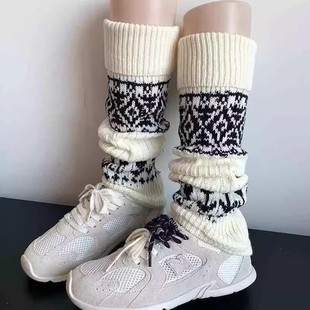 �M���u�m�׶Ѷ��mŮ�ﶬ���Bѝ�m�Ӻ�ů��ë�����@��Ů��С���m