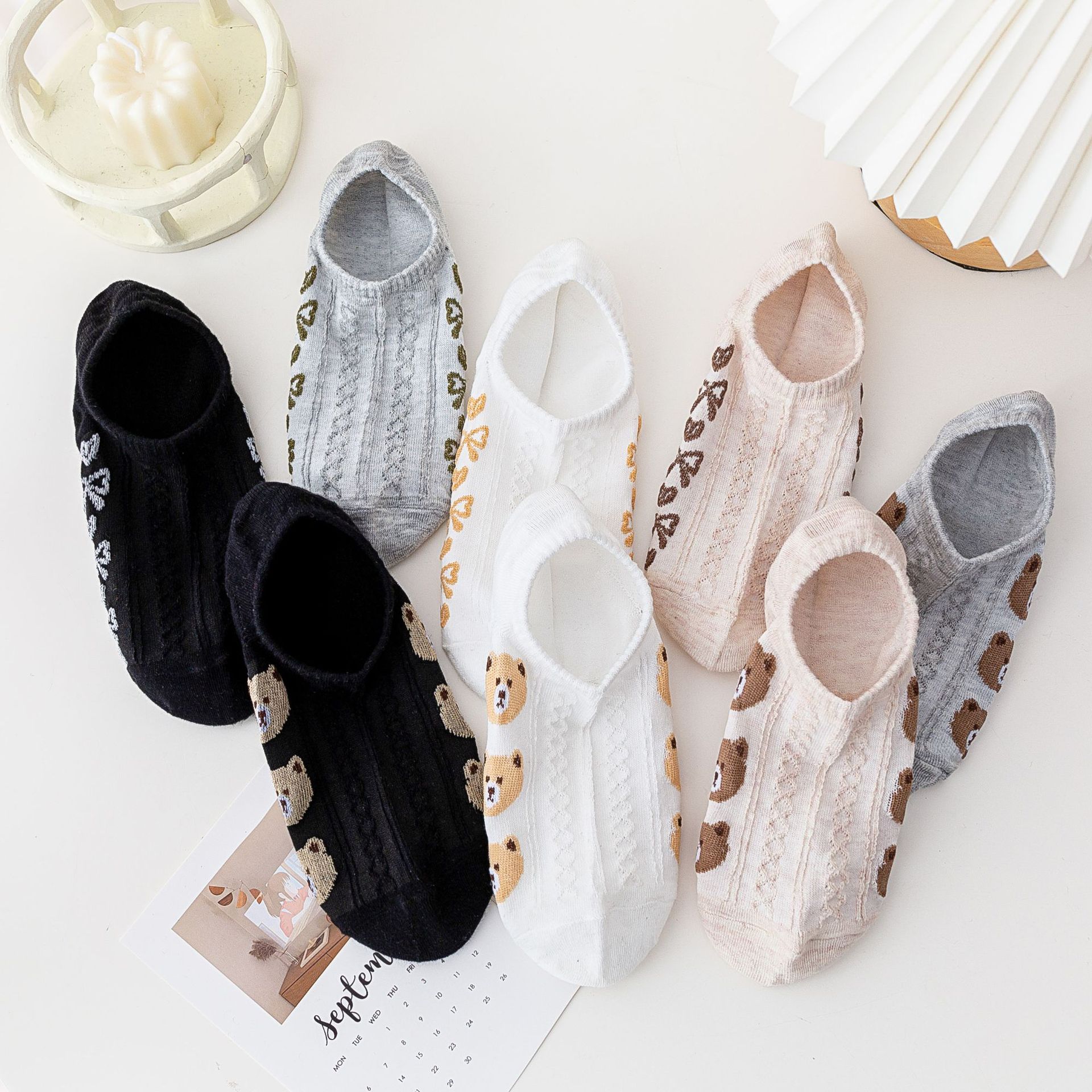 春夏新品襪子女卡通小熊船襪學院風淺口短襪硅膠防滑女襪批發棉襪