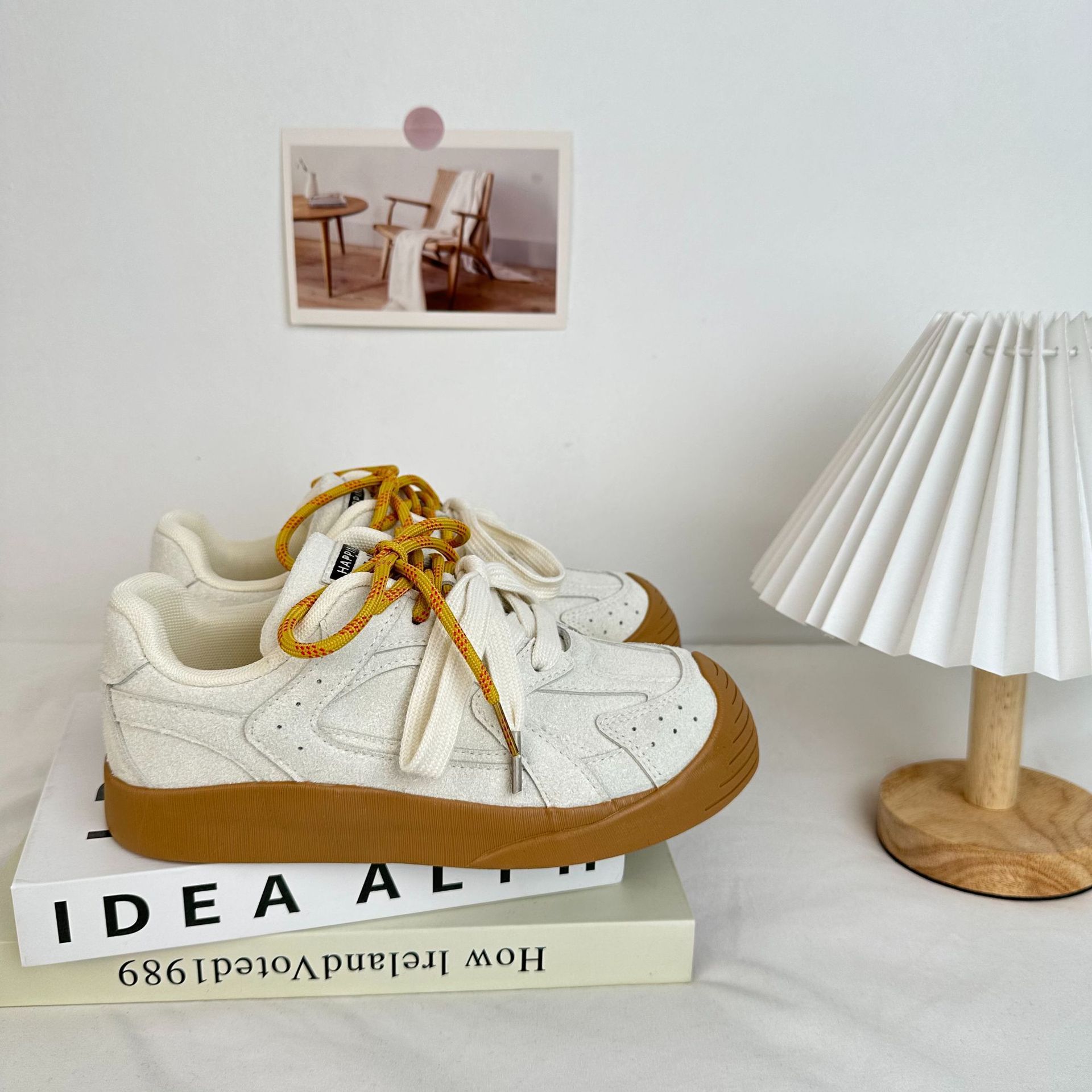Yuanbo 2024 modelos de primavera versión coreana de los zapatos de lona estilo Harajuku, zapatos de payaso de todo fósforo para estudiantes, zapatos blancos de ocio deportivo