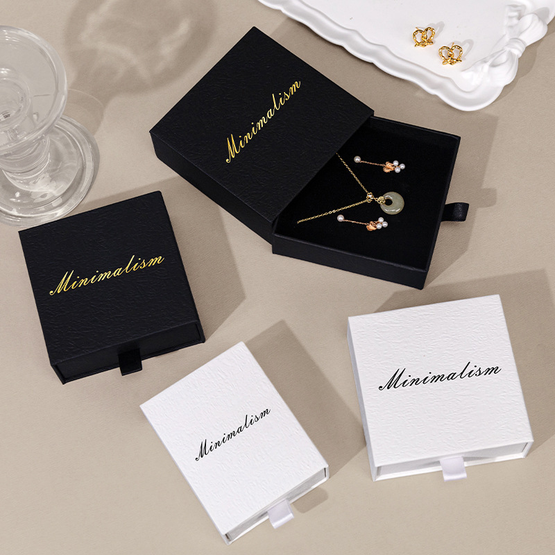 Nuevo lugar de joyería en caja collar anillo pulsera pendientes caja de regalo clásica en blanco y negro caja de cajón de amasado a mano de moda