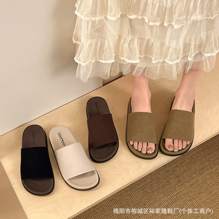 �͹�һ����ЬŮ�⴩�¿��ƽ���������e�ٴ����ɳ������Ь���l