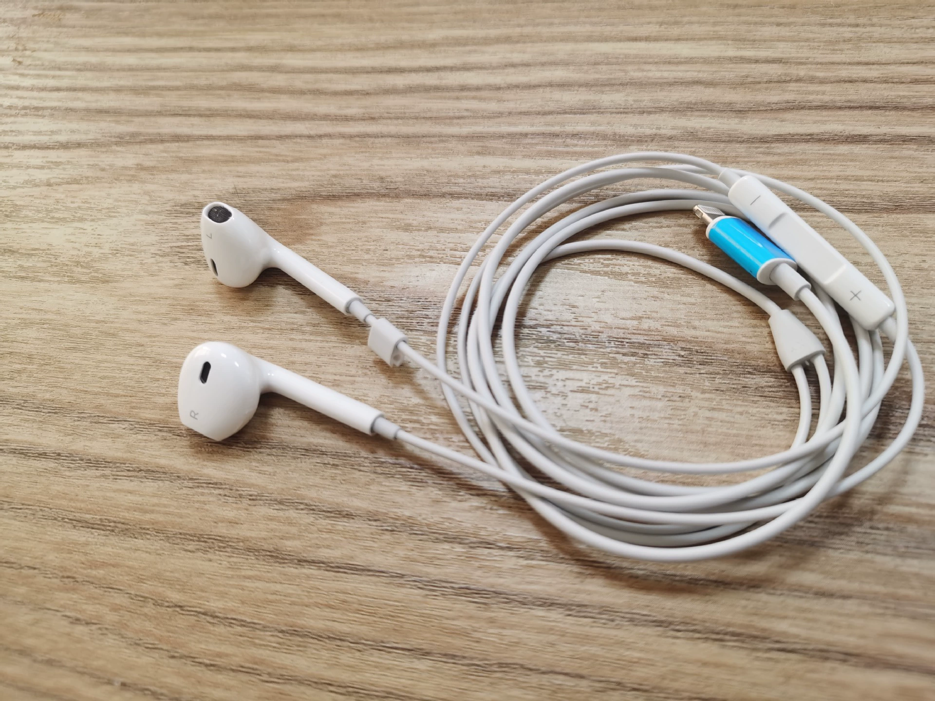 Наушники совместимые с Apple и Huawei, для iPhone, Bluetooth, с проводным управлением