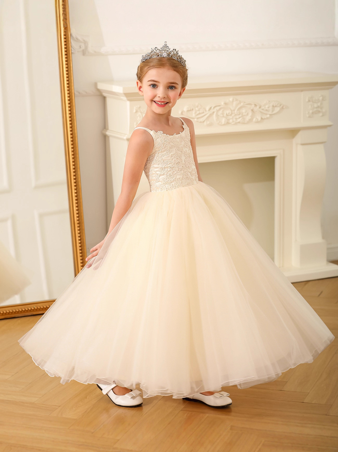 Comercio exterior transfronterizo Vestido de boda para niños europeos y americanos Vestido de niña de flores de encaje Rendimiento anfitrión cumpleaños Sling vestido esponjoso para mujeres